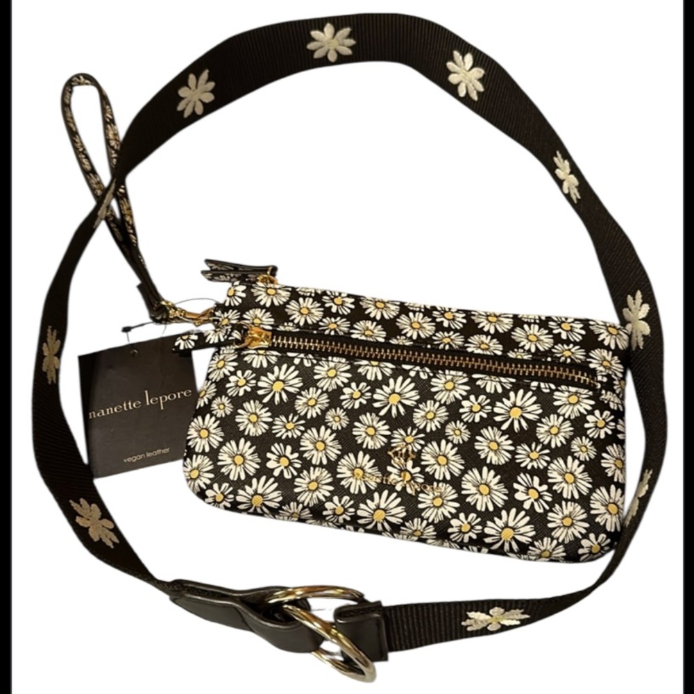 Daisys! Nanette Lepore Vegan Wristlet NWT, Daisy Belt